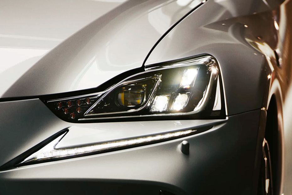 Lexus IS 2022 Headlight