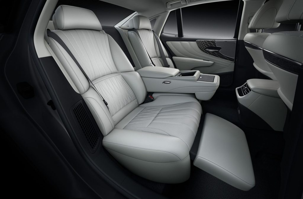 Lexus LS 2022 Back Seats