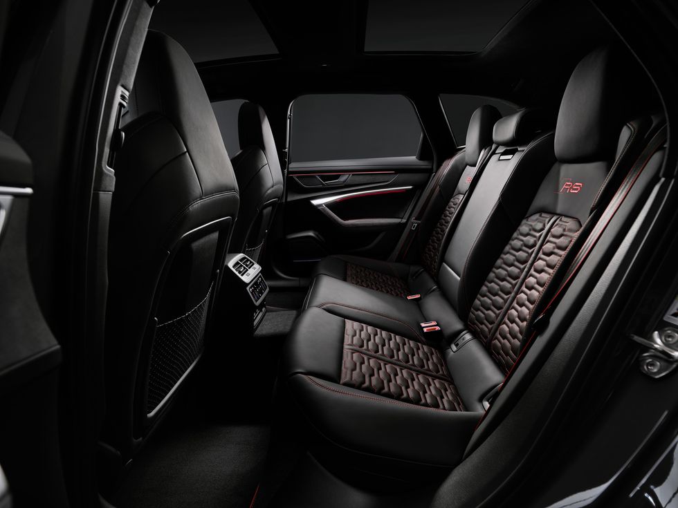 Audi RS6 Avant Performance back seats