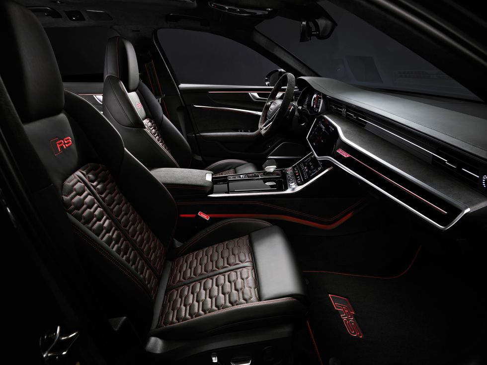 Audi RS6 Avant Performance front seats