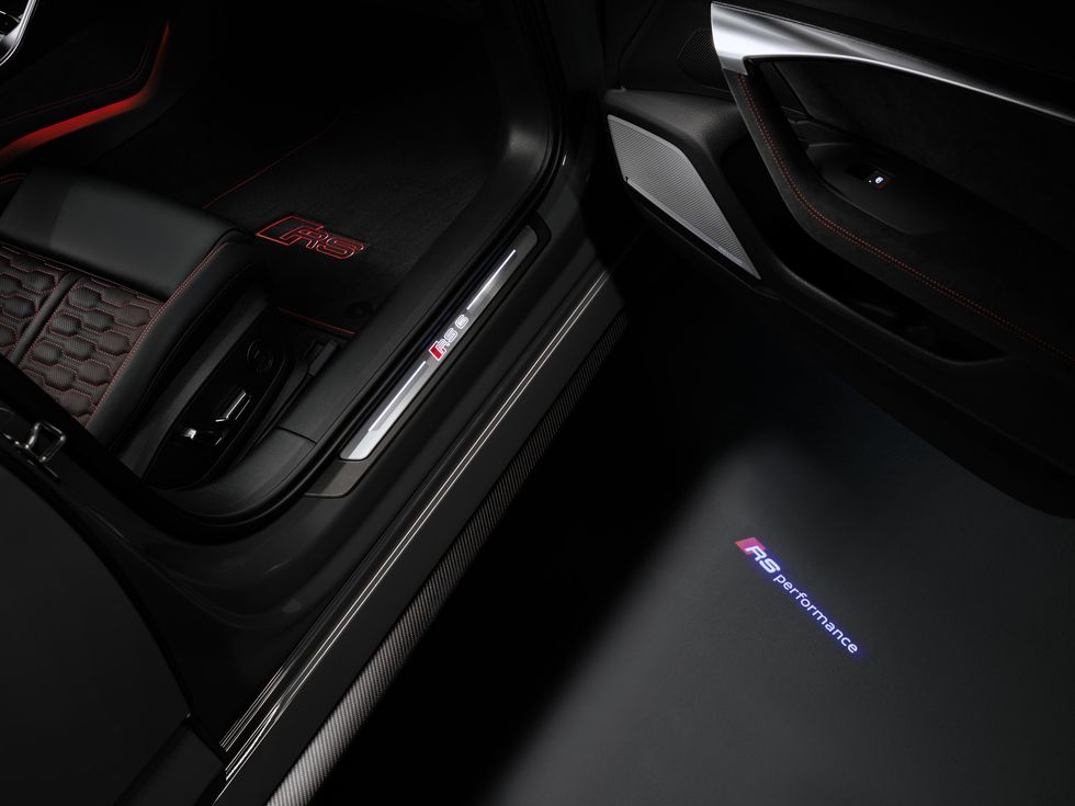 Audi RS6 Avant Performance interior