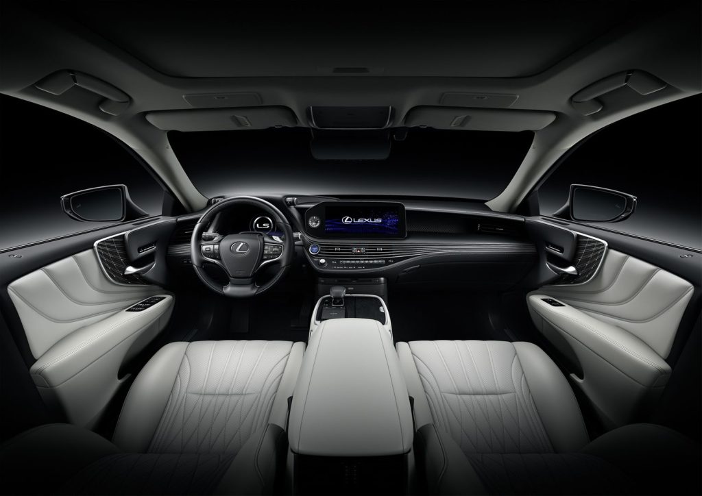 Lexus LS Hybrid 2022 Dashboard