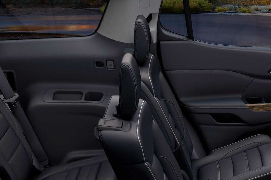 gmc-acadia-front-seat-headrest