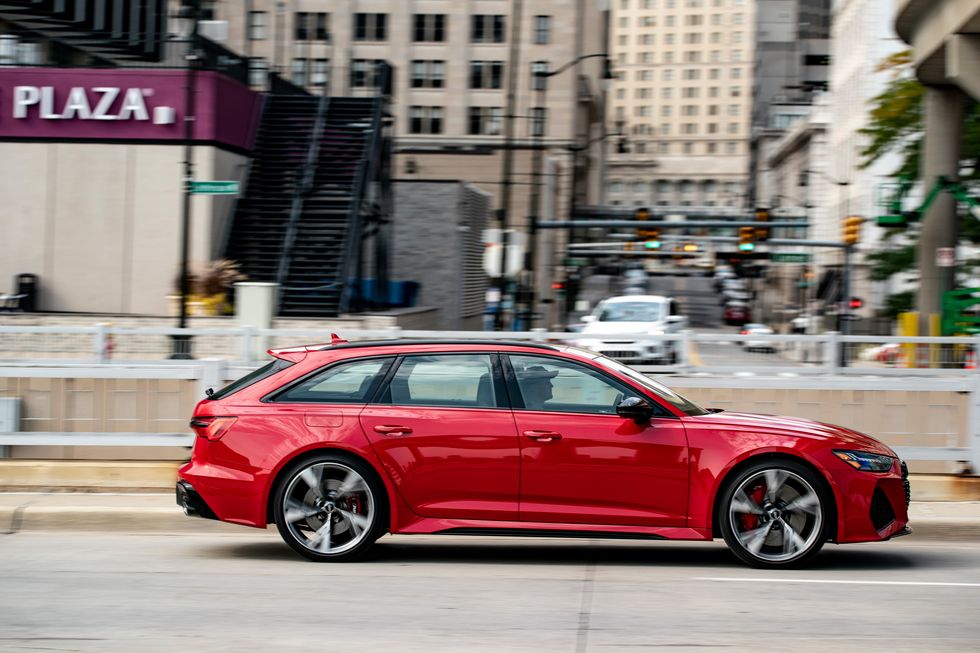 Audi RS 6 side view