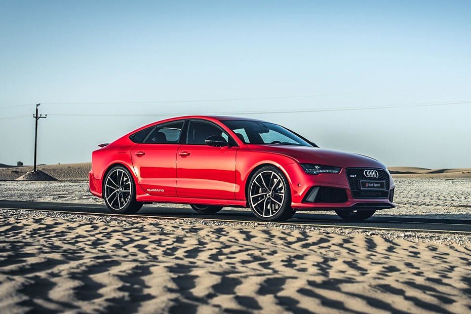 Audi RS7 Sportback Front Right View