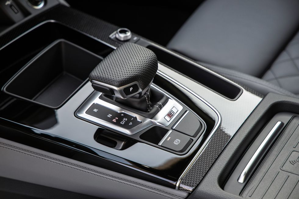 Audi SQ5 gear shifter