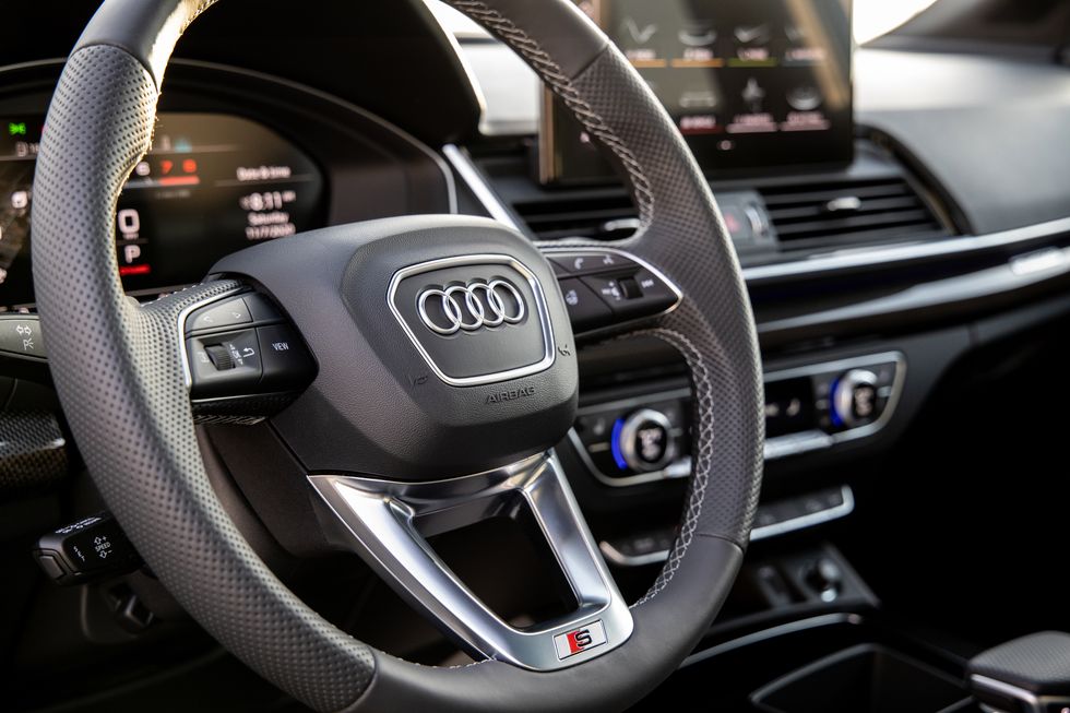 Audi SQ5 steering