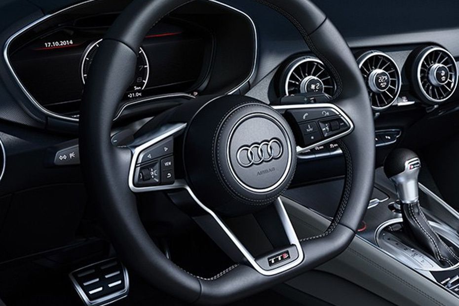 Audi TTS Coupe steering wheel