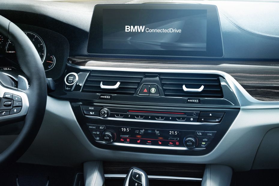 BMW 5 Series Sedan Center Console