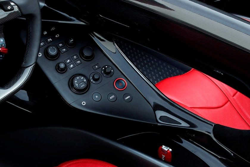 Ferrari Monza SP2 2022 Door Controls